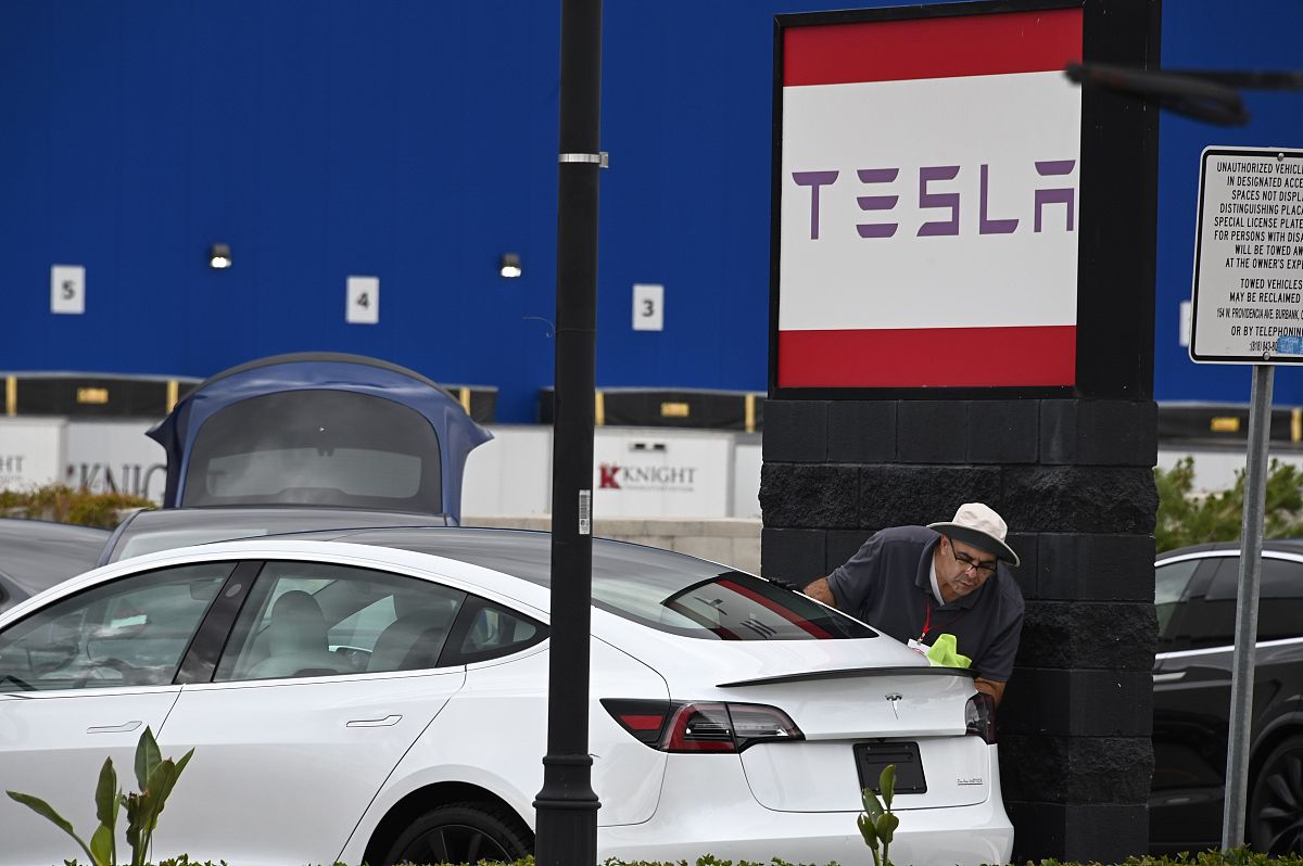 Tesla's Shanghai Factory: Exploring the Reasons Behind its Location