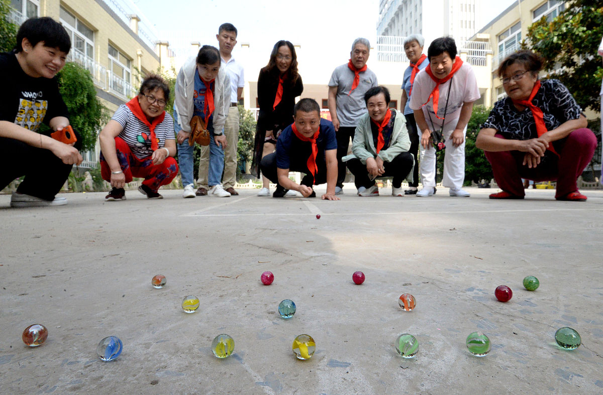 探索中国传统游戏：从跳房子到围棋的文化之旅