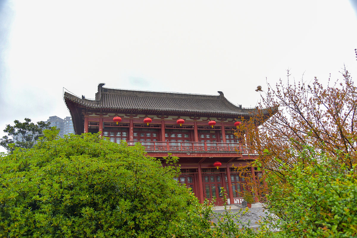 请用造园思想分析西安兴庆宫花萼相辉楼的建筑