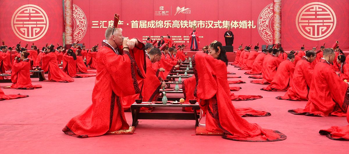 四川高铁员工纹身：可行吗？