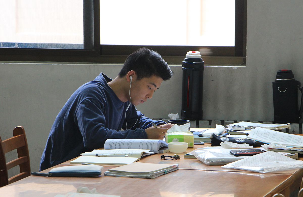 上才艺来一首日不落