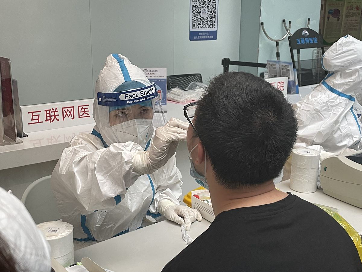 黑色素瘤治疗方法：手术、放疗、化疗、靶向治疗