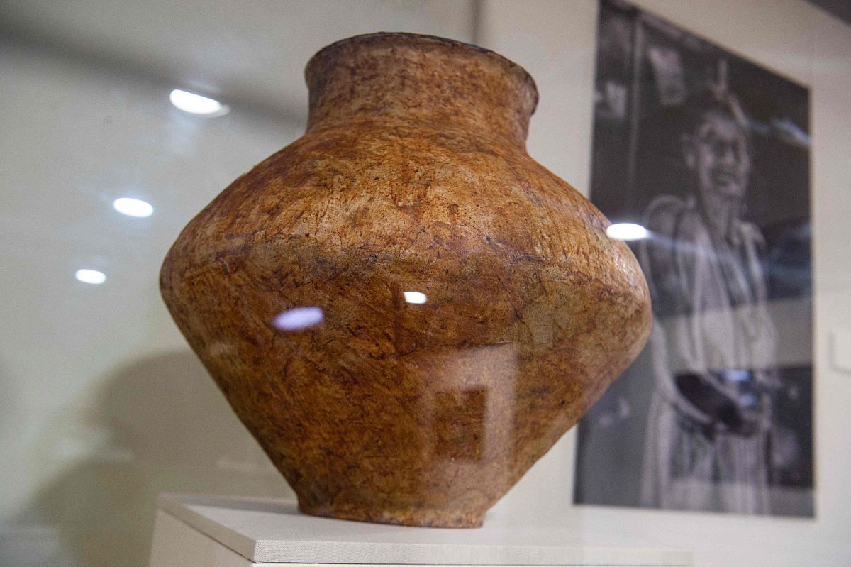 Explore the Rich History and Techniques of Chinese Ceramic Culture