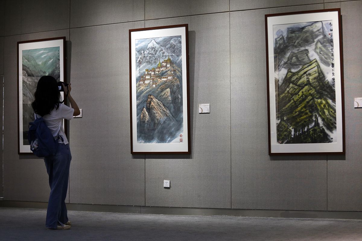 连云港著名画家王其志 - 写实主义山水、花鸟、人物画大师