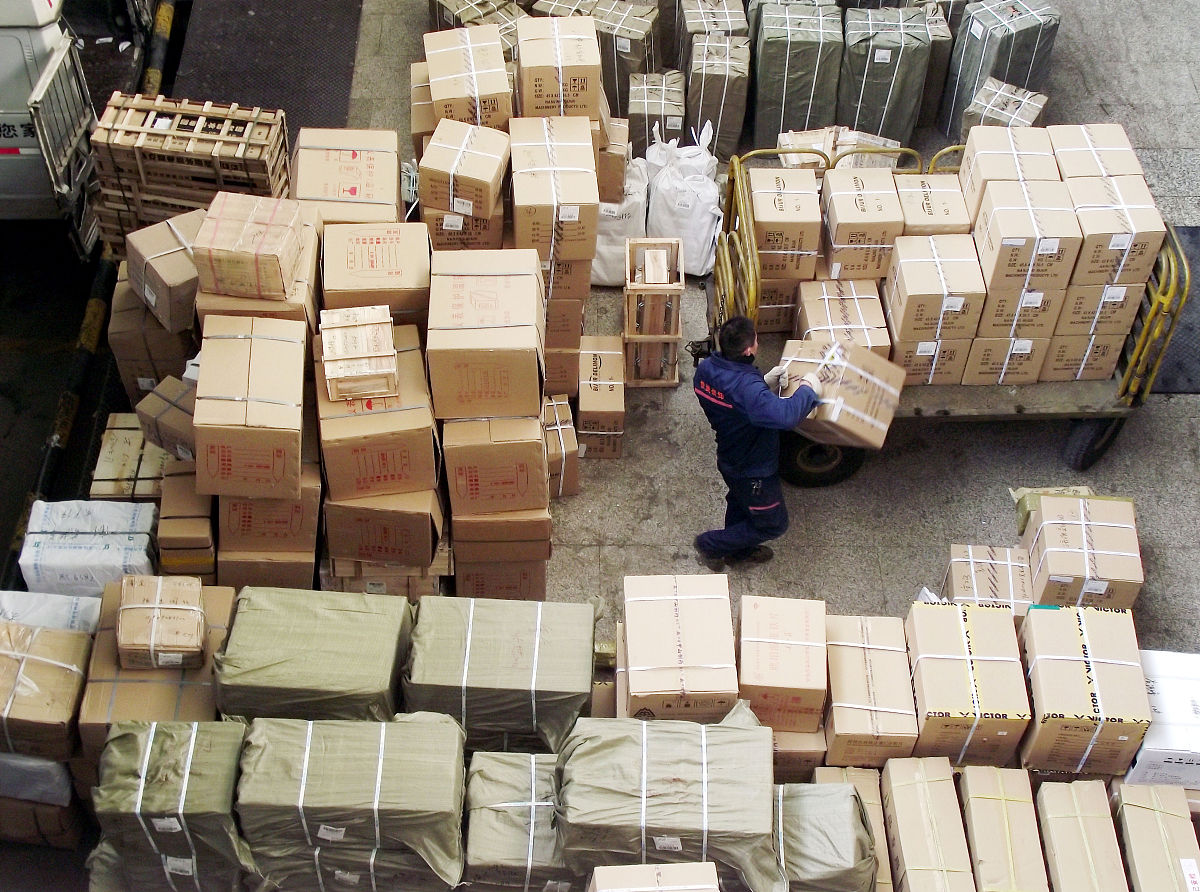 初中毕业生适合学铁道运输专业吗？就业前景、学习难度解析