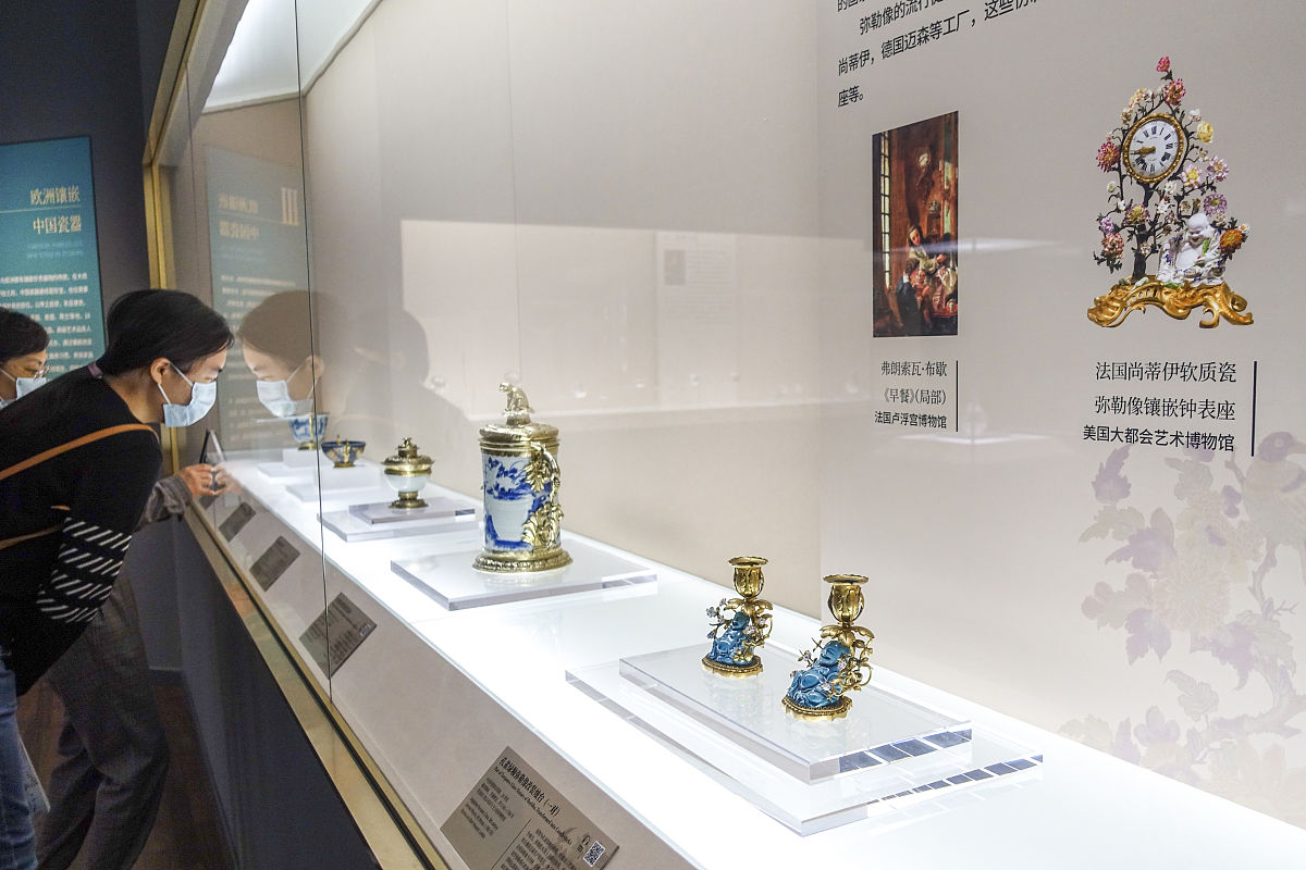 2021年11月3日,上海博物馆"东西汇融——中欧陶瓷与文化交流特展"开展