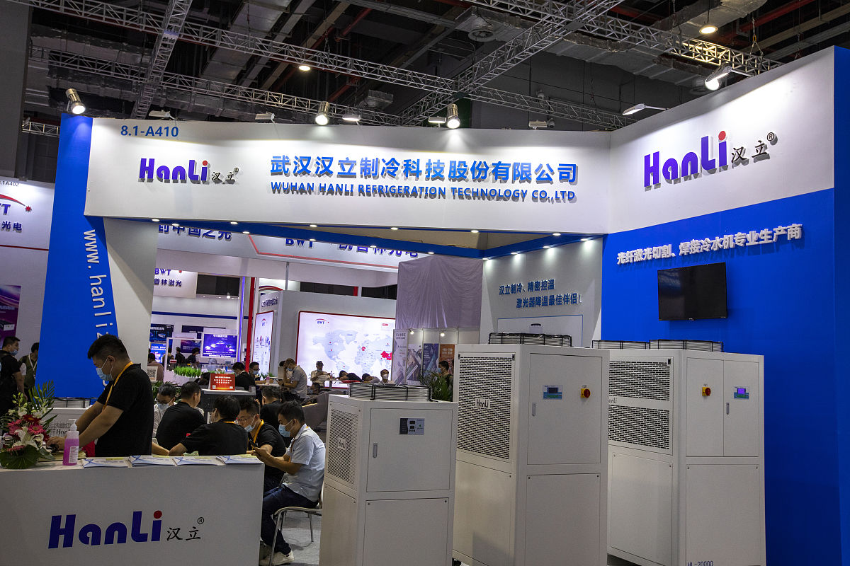 帮我找关于老年公寓项目市场定位的论文文献近三年