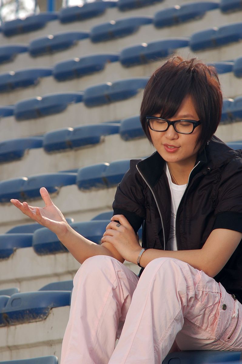 2008年4月3日,北京,周笔畅在北京体育大学为奥运<strong>歌曲</strong>拍摄mv.