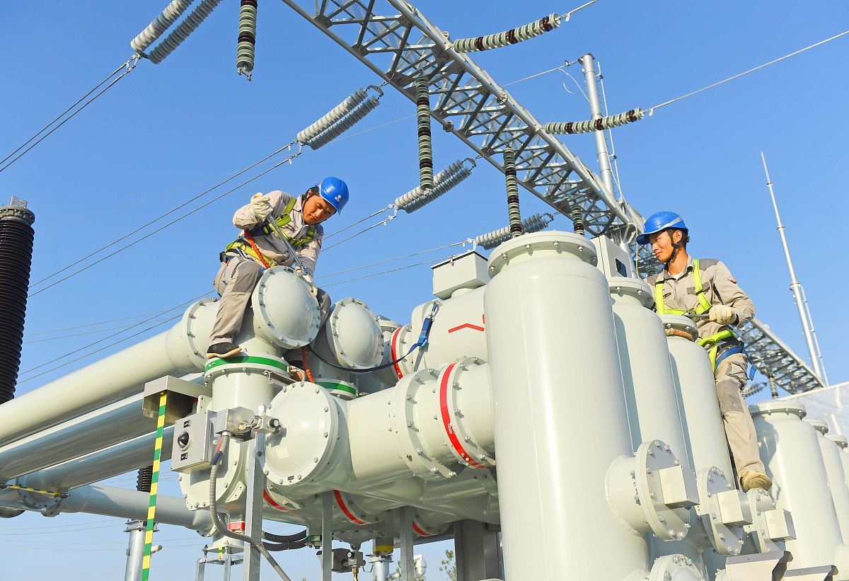 油田配电线路特点：稳定可靠、安全高效、耐用性强