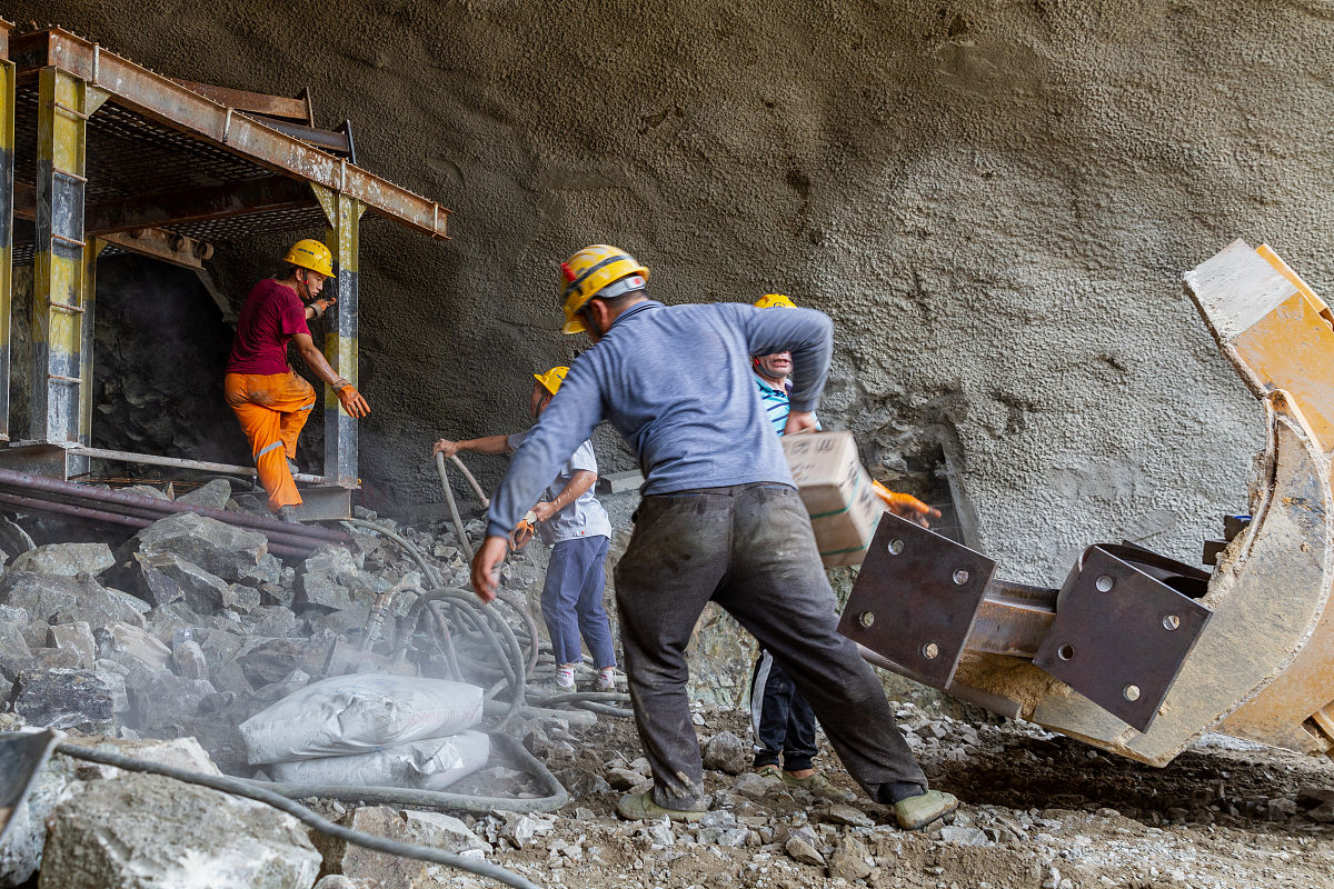 遂昌金矿认知实习日志：10天亲历金矿开采全流程 - 学习心得与感悟