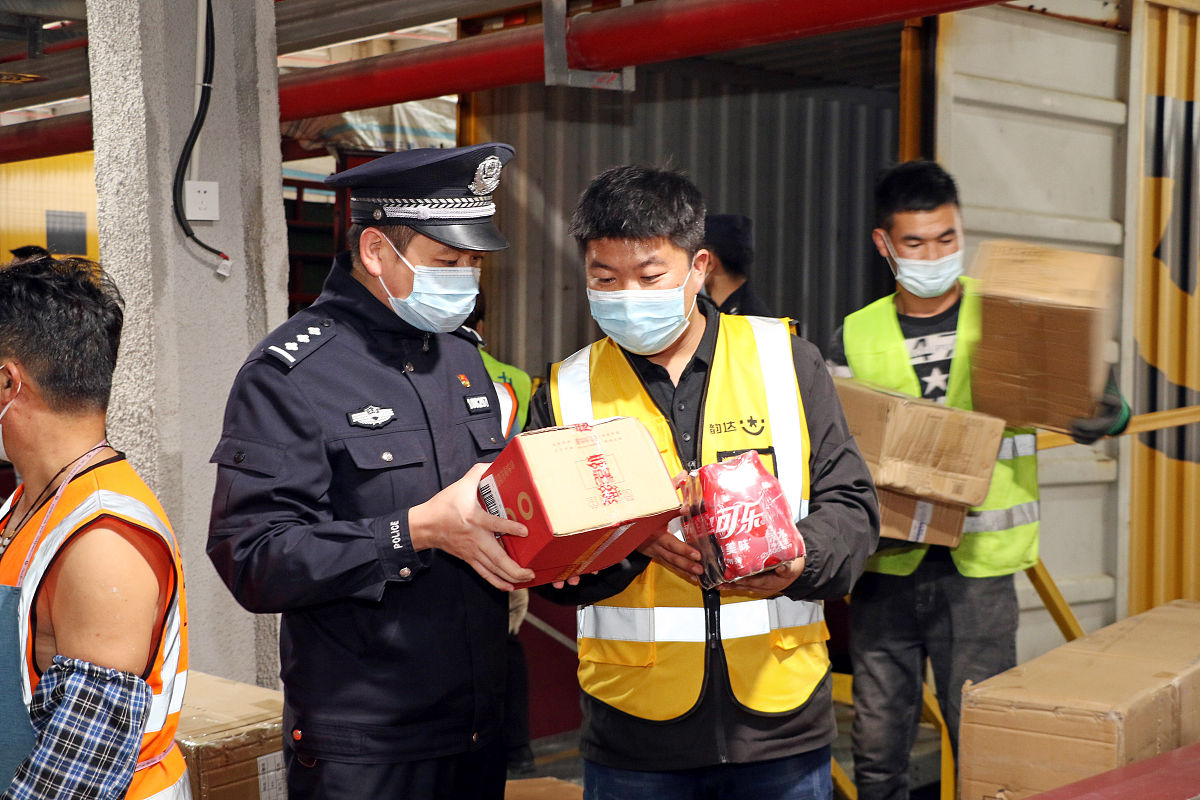 机场货运部员工徐文俊获奖励：安全生产责任感值得表彰