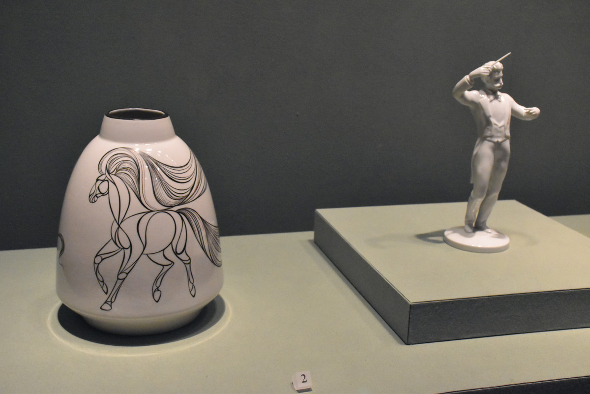 以中国工艺美术史——隋唐时期工艺美术史写一下课程思政内容要求1教学内容2课程思政目标3教学设计要结合树立良好的价值观