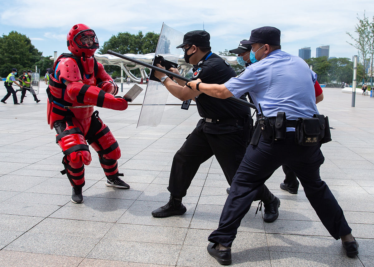 派出所召开会议，加强辅警队伍管理，提升工作效率