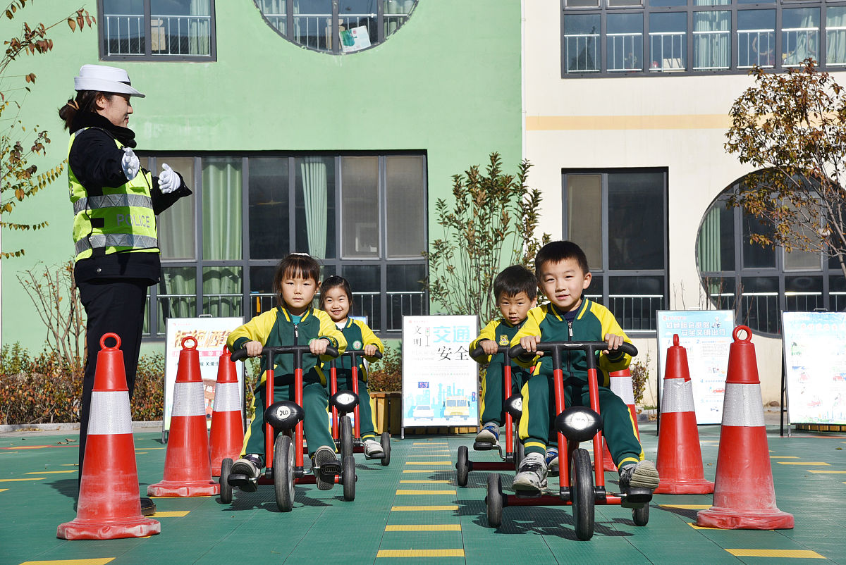 幼儿园户外活动时间规定：保障幼儿健康成长