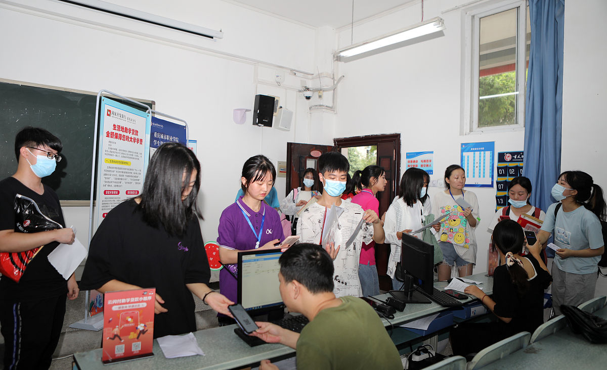 四川卫生学校助产专业就业前景分析：如何找到理想工作？