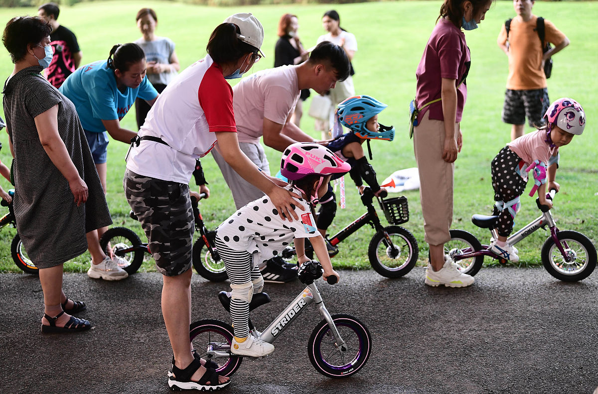 以 儿童童车运动会让宝宝享受运动的乐趣 为主题写一篇文章