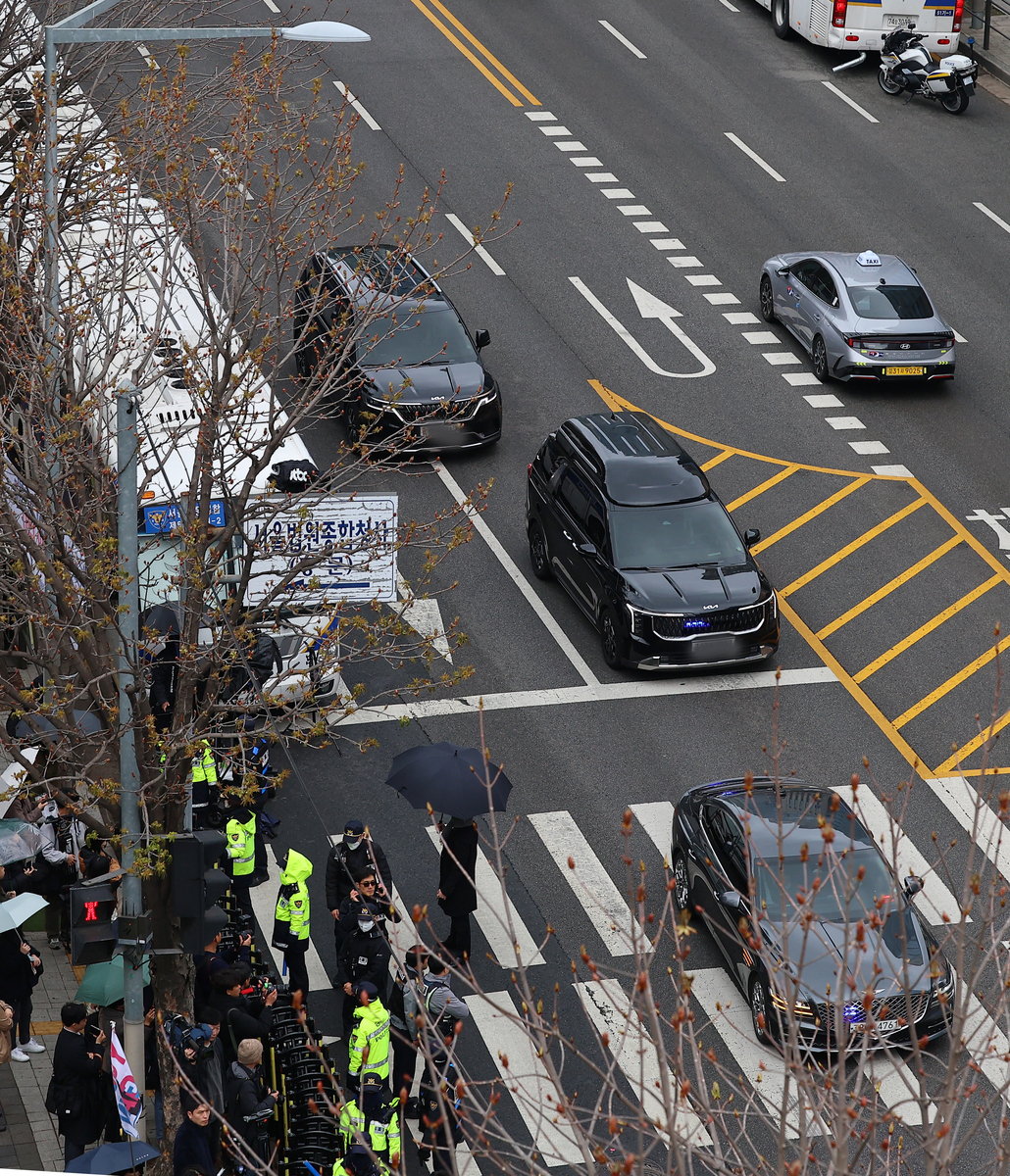 闯红灯将被严查！交警加强监控告知，违法行为将被记录并处罚