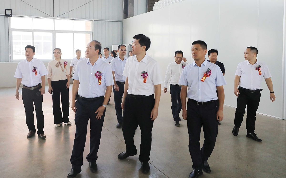 董事长爸爸到公司视察怎么说