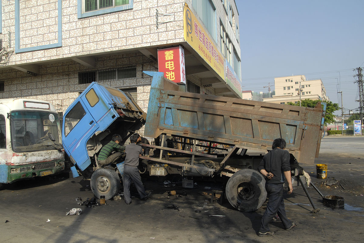 土方运输车安全注意事项与案例分析