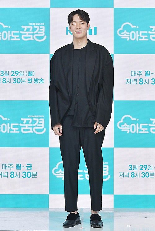 梦见喜欢的人被骗：梦境解析及应对建议