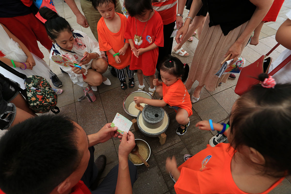 小学生夏令营户外晚餐的优点