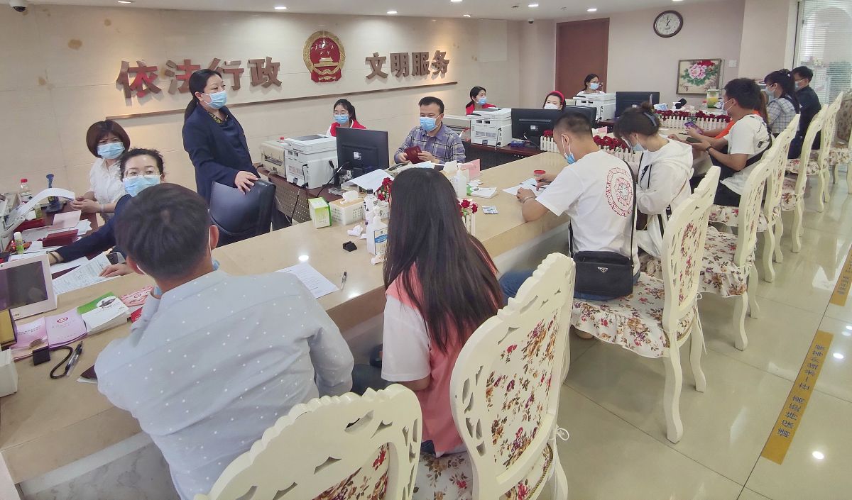 行政管理专业实习报告 - 某县政府人民法院实习经历