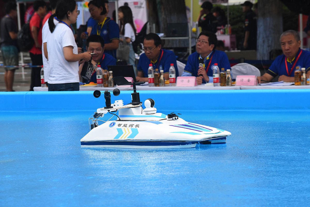 帮我设计一个参加水下机器人竞赛的口号