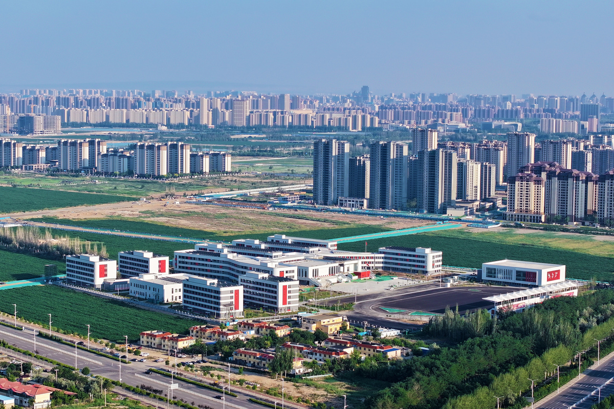 吕梁加强政府引导和服务保障分三个层次具体论述2000字