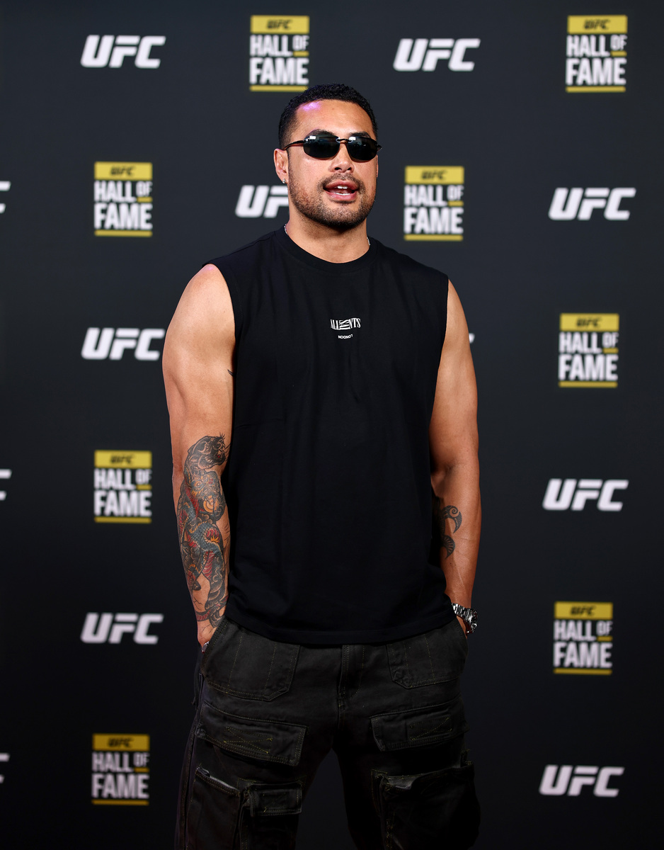 UFC黑龙为何改中国籍？| 个人感情与商业策略背后的故事