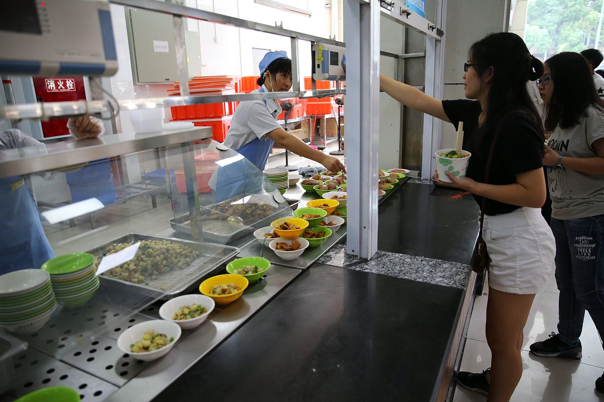 成都铁路学校怎么样学校的管理如何？