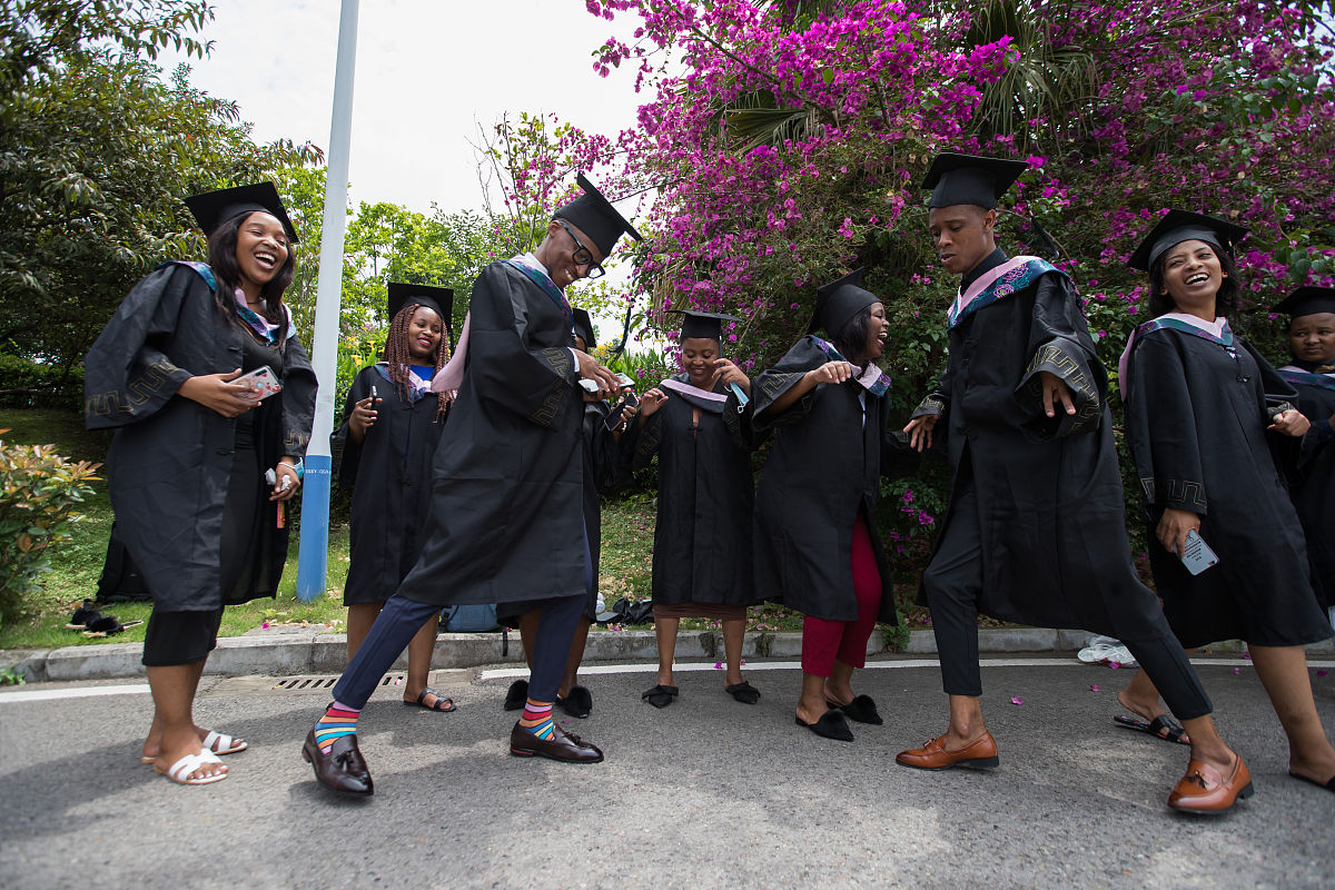 重庆2022年铁路学校好还是大专好