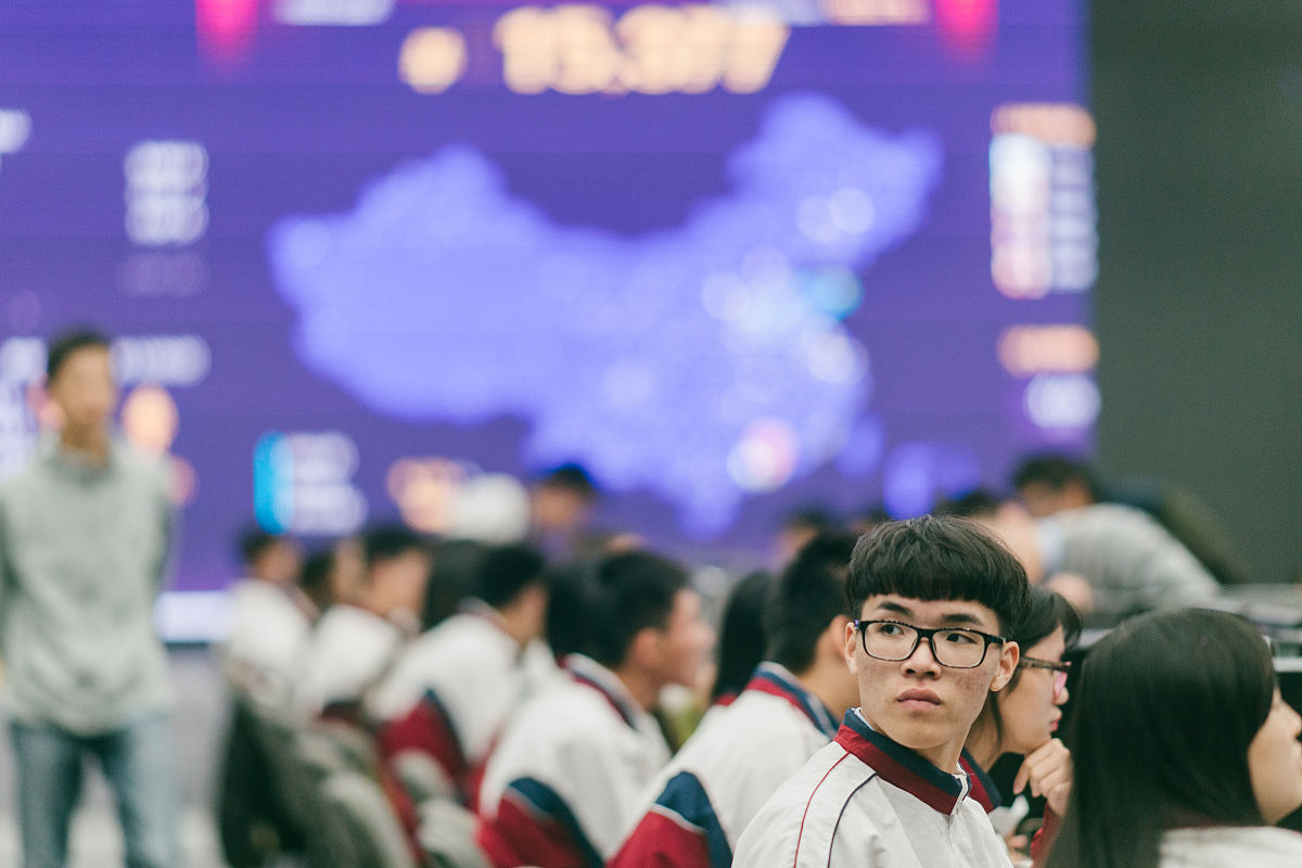 一件事一次办：提高工作效率的舞台剧本