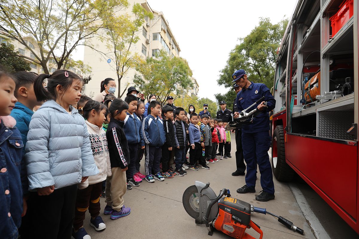 建筑行业剧本：从设计到验收，揭秘建筑流程