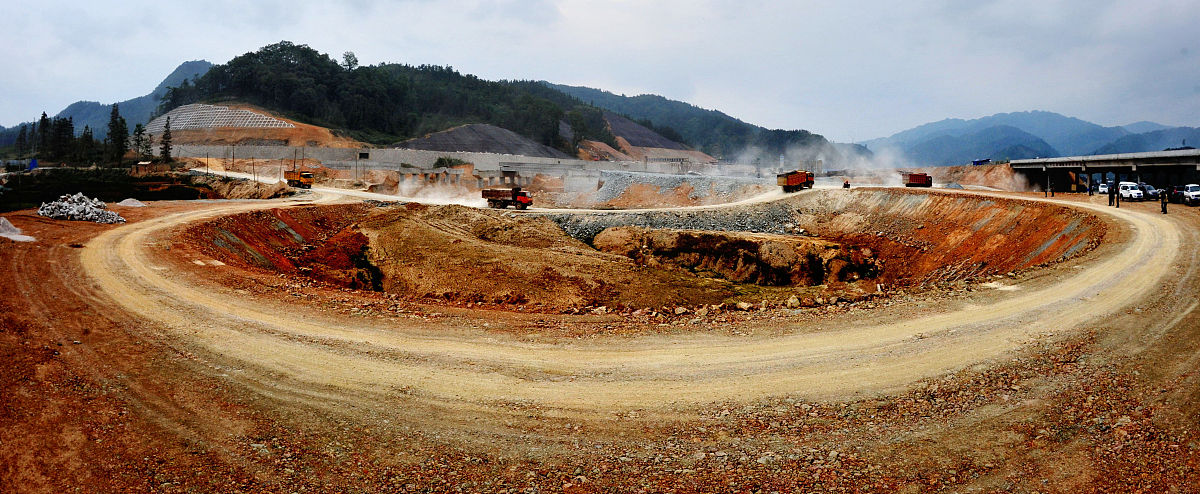 贵州工程应用技术学院英语有3+2五年制大专吗