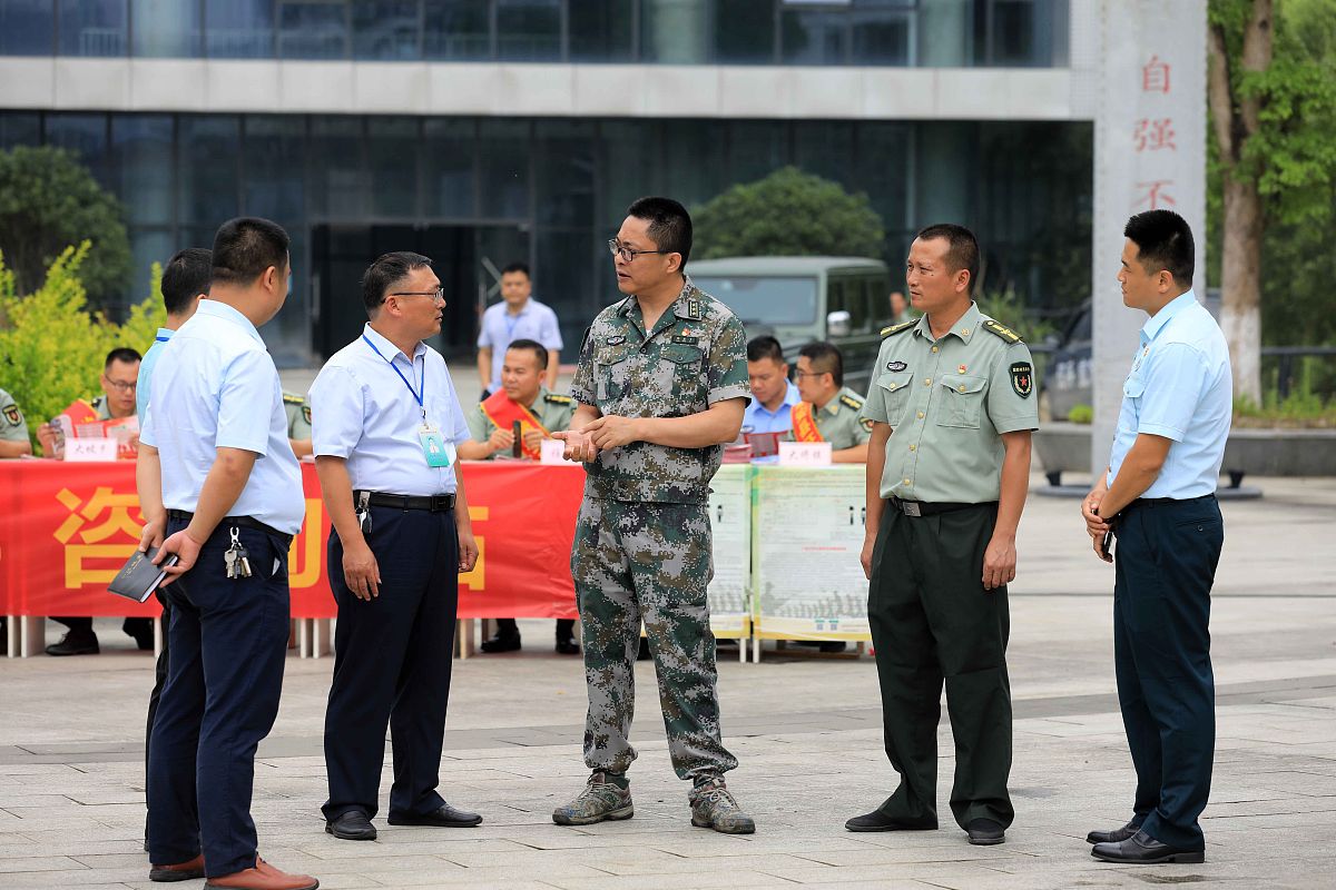 总务处主任和学生有什么关系
