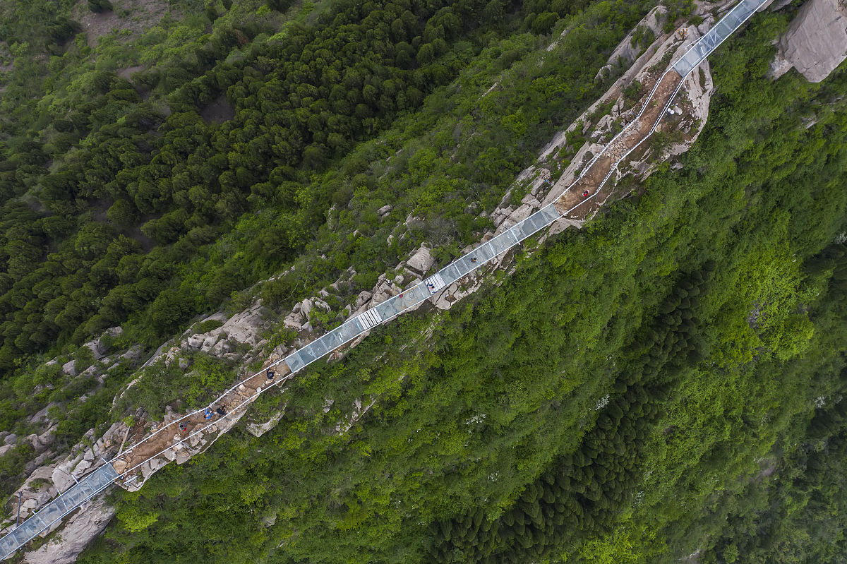 2020年5月14日,济南长清区灵岩村的大佛山,毗邻泰山和灵岩寺.为了将大