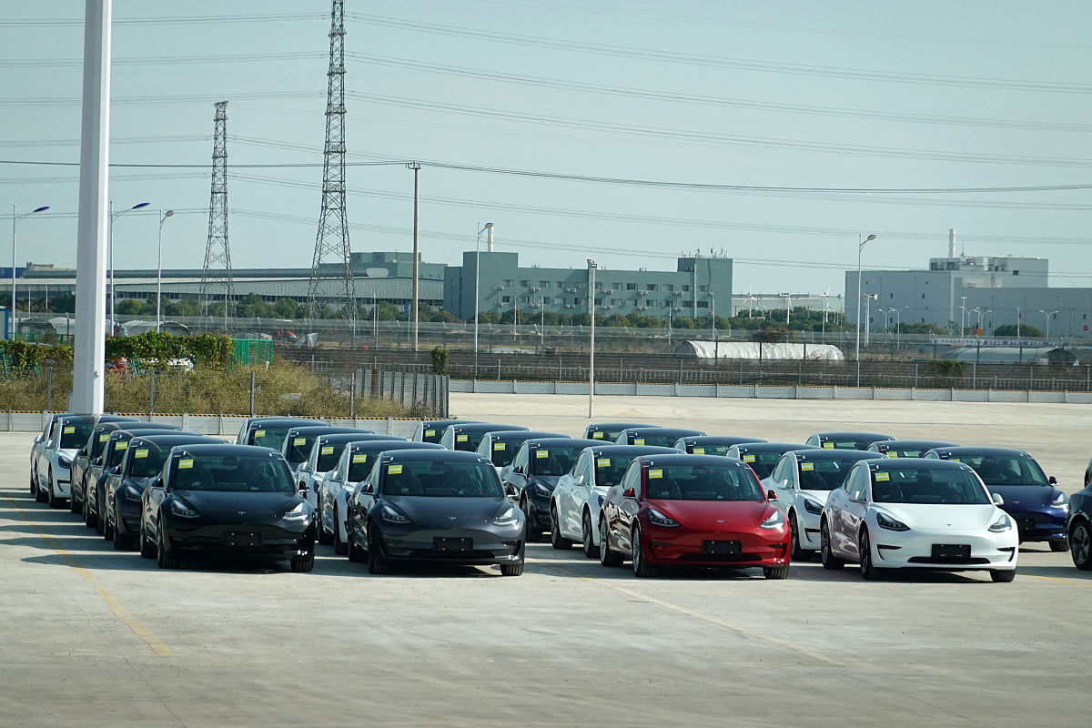 We have become a leader in the exporting and distribution of aftermarket parts for Japanese Korean domestic USA and European vehicles如何委婉的表达