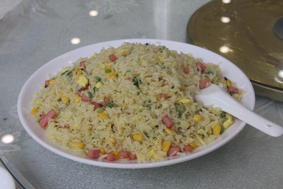 扬州炒饭的家常做法，简单美味，学会秒杀外卖！