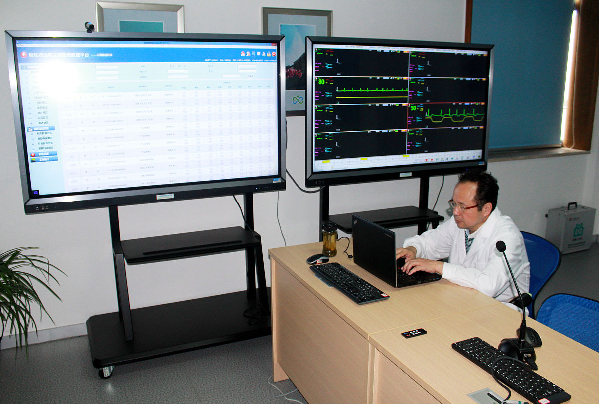 翻译成中文：Most of the requirements are provided by Indel AG Only a Test-PC and a 24V power supply are needed in addition to the provided equipment There are some specific requirements for the Test-PC The