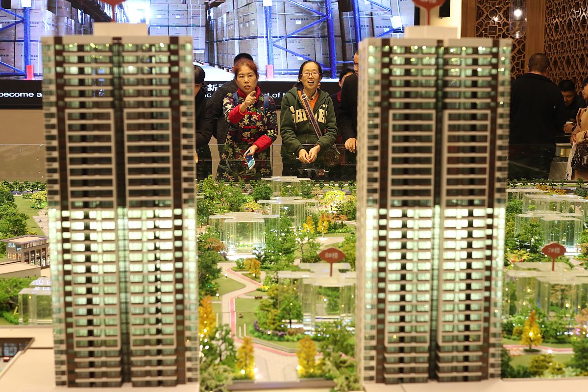 你是一名房产销售27日在晋城沁水有一口价房源活动订购更有豪礼相送帮我想出一个文案