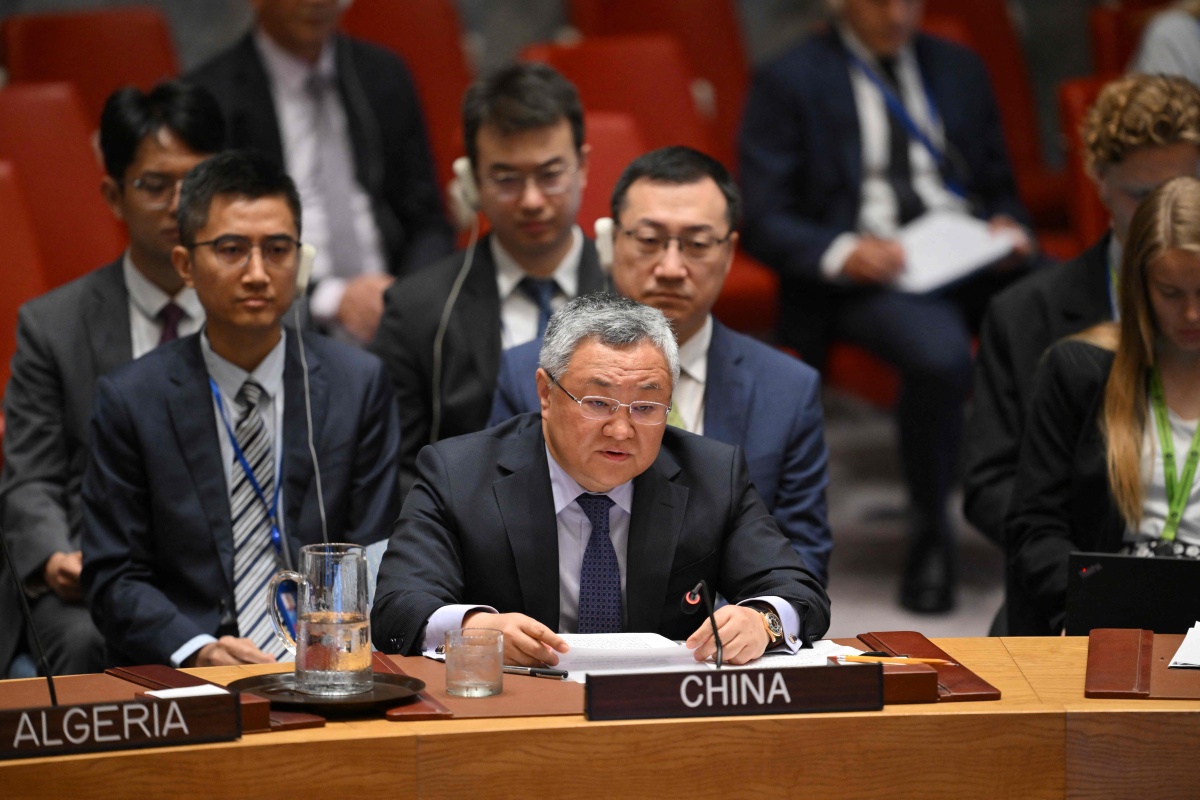 杰出华裔政治家：他们在美国政治舞台上的贡献