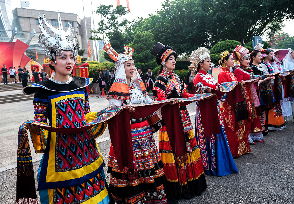 写10条广西三月三新闻稿的活动标题
