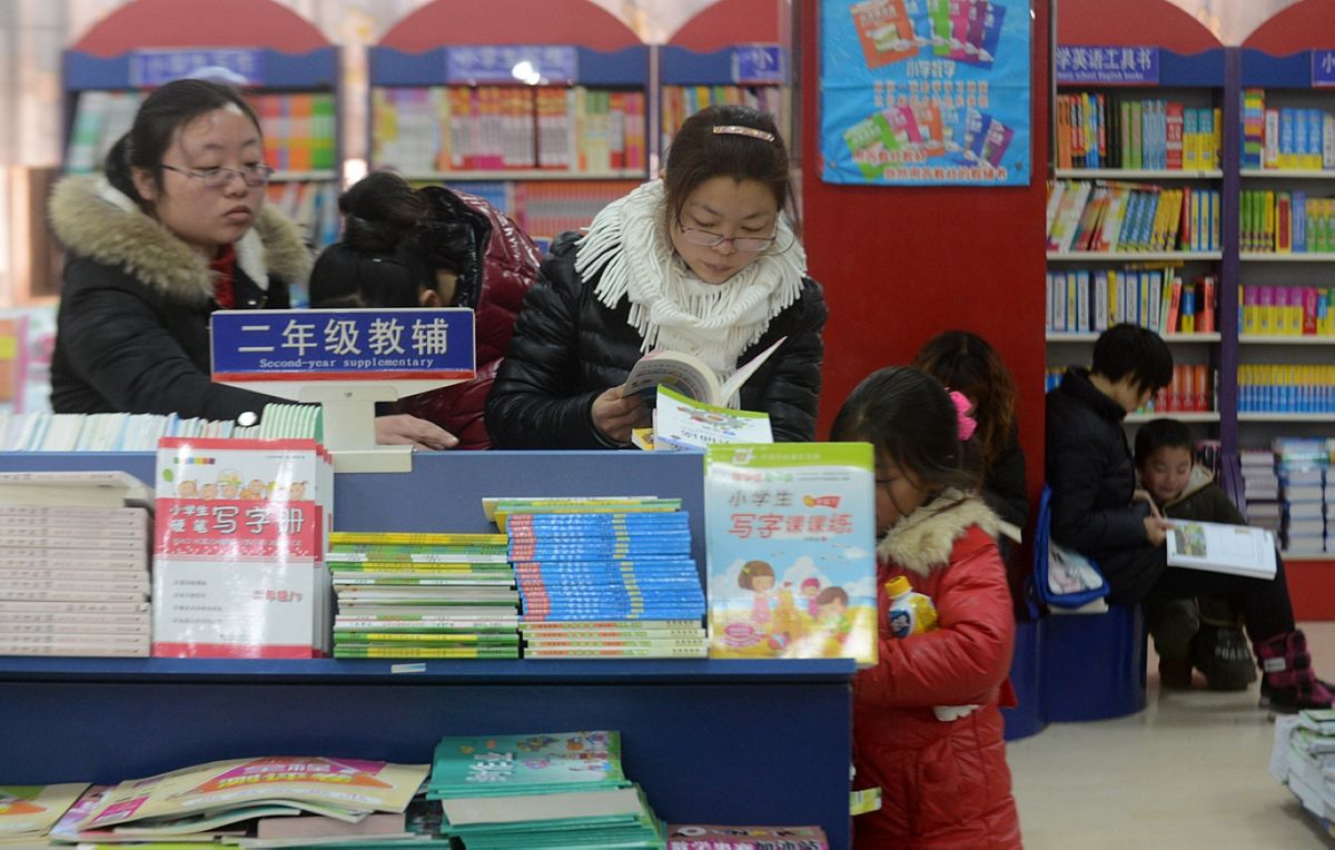 30年教务工作感言：教材分发与征订，为学生教育贡献力量