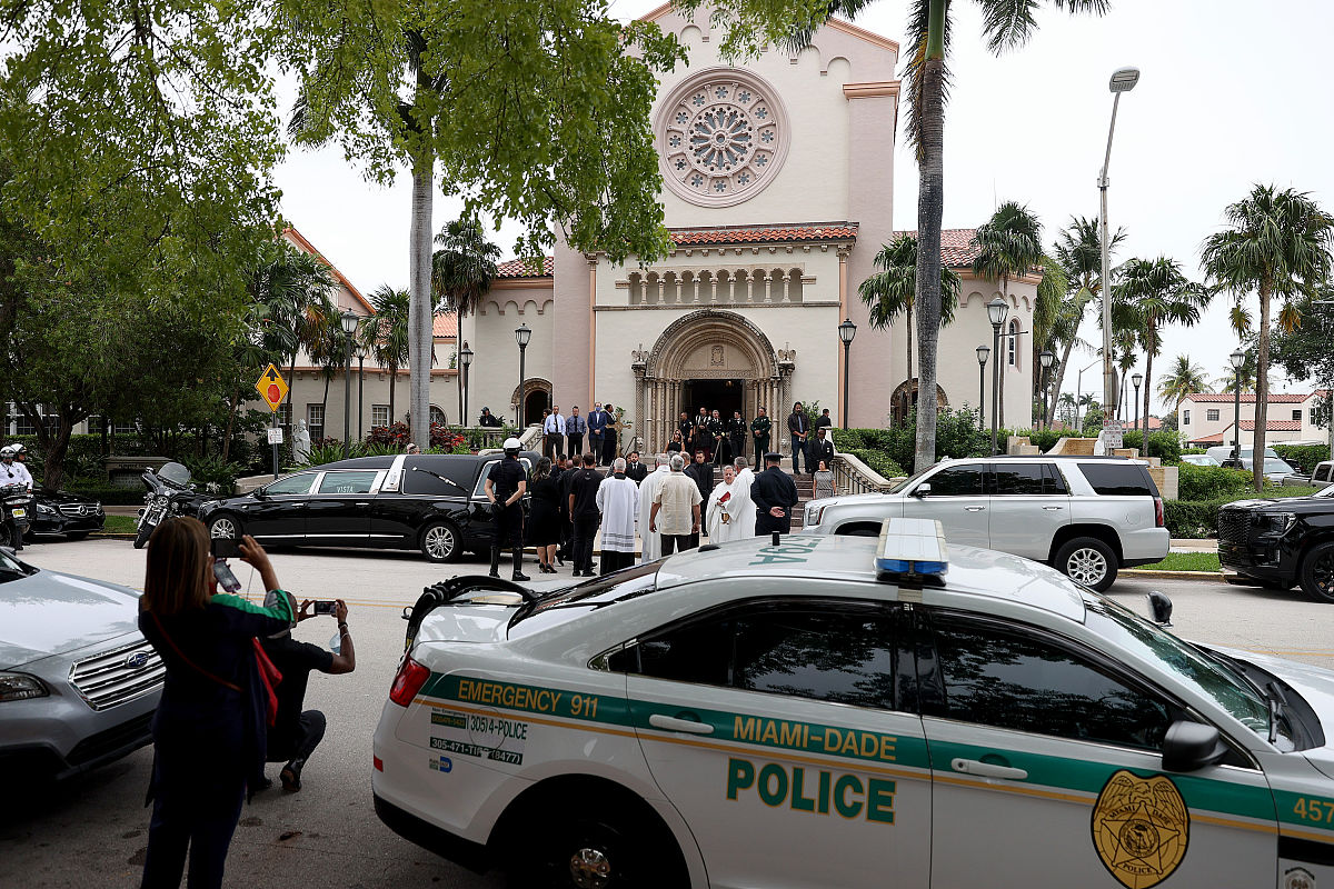 村支书的英语翻译 - village chief or village council head