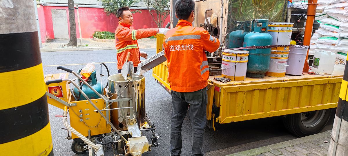 别墅区垃圾清理装运跟物业怎么订