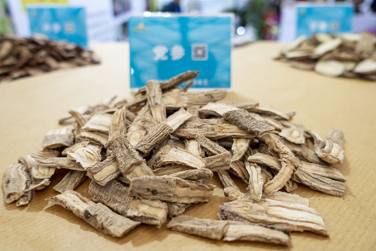 山东药材技工学校中药经营专业学制：3年，就业前景广阔