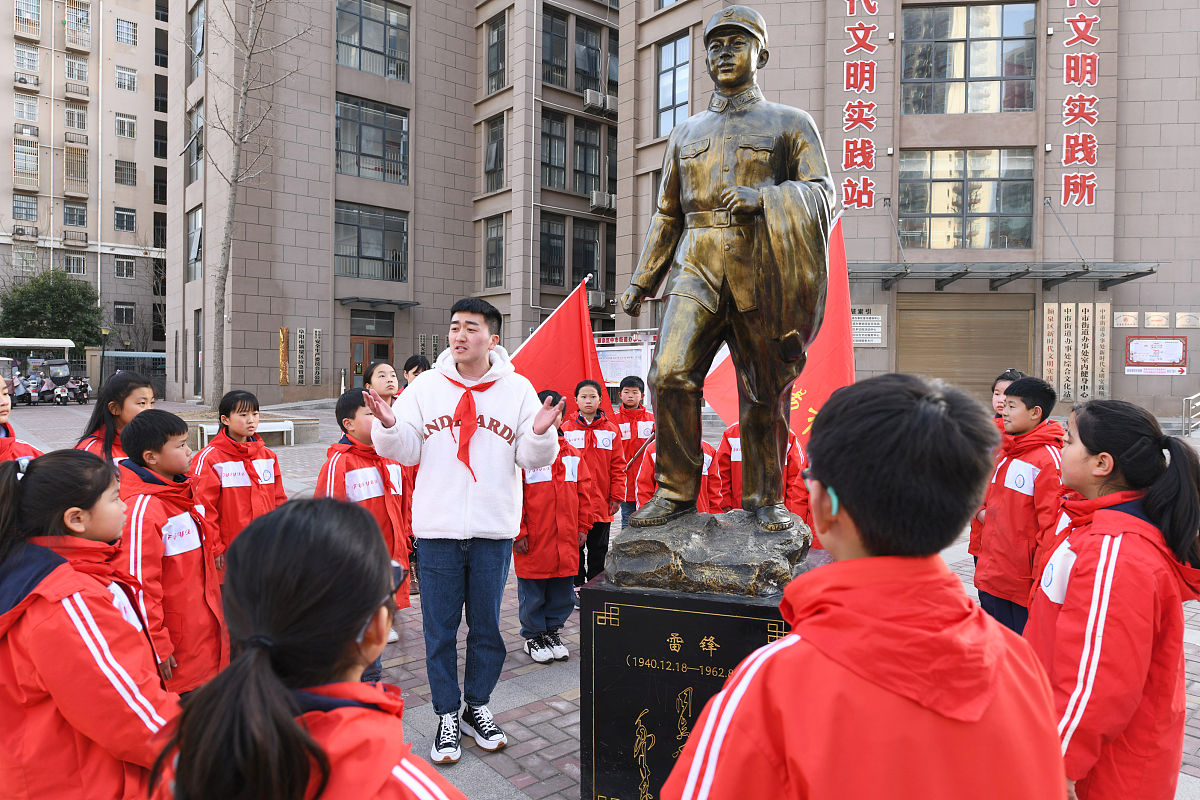少先队队伍建设：加强师资力量，提升工作效能