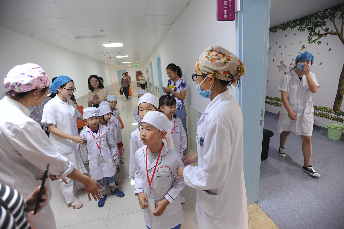 2019年攀枝花卫生学校招生专业及计划 - 培养你的医疗卫生梦想