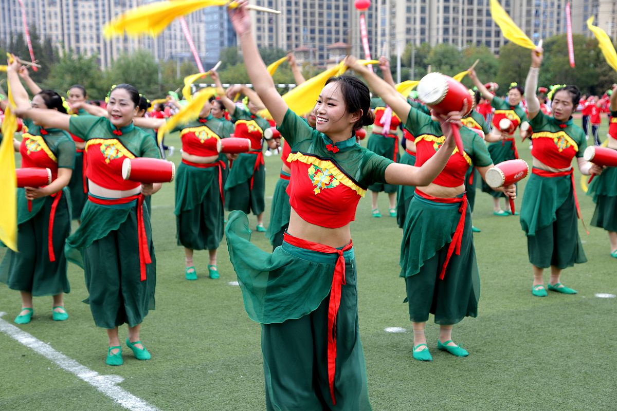 潜江职业教育中心招生专业：机电、建筑、商贸、医学等