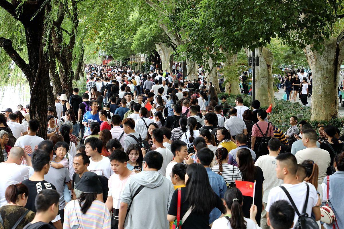 杭州西湖职业高级中学2022年招生办电话是多少？